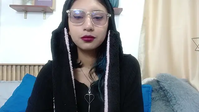 Snapshot of Violet_2003 chatting on June 2026 02:34:01 PM Violet 2003 online show from June 2026 02:34:01 PM
