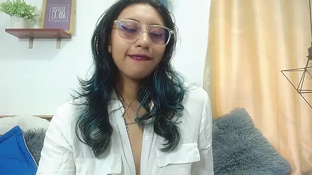 Snapshot of Violet_2003 chatting on July 2026 02:56:01 PM Violet 2003 online show from July 2026 02:56:01 PM