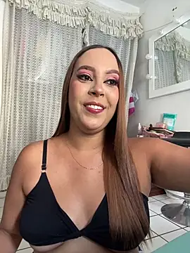 Snapshot of victoria_luxx_ chatting on March 2026 05:13:02 PM victoria luxx online show from March 2026 05:13:02 PM