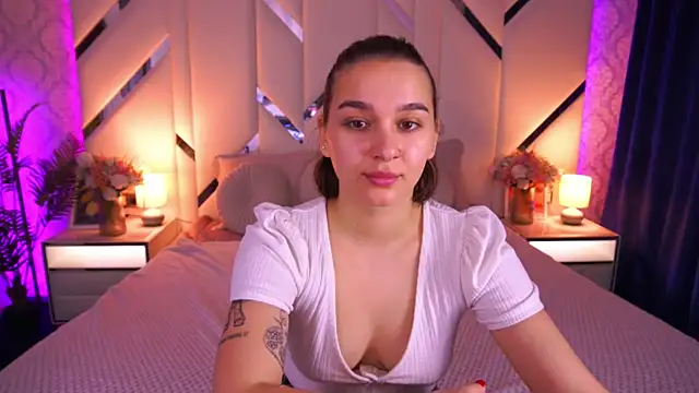FlirtyMusa online show from April 2026 12:43:01 PM