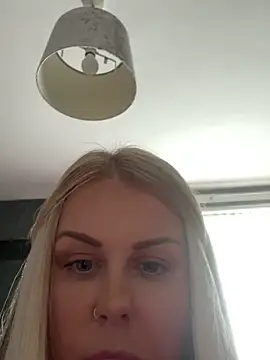 saucymelaine09 online show from March 2026 01:28:01 PM