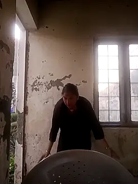 Raanieoy012 online show from April 2026 01:47:02 AM