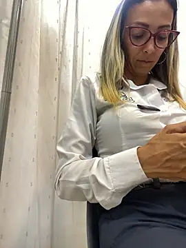 AlanaBrunetteX X online show from June 2026 09:06:02 PM
