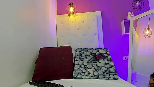 Camila and Johan naughty online show from May 2026 07:22:01 PM