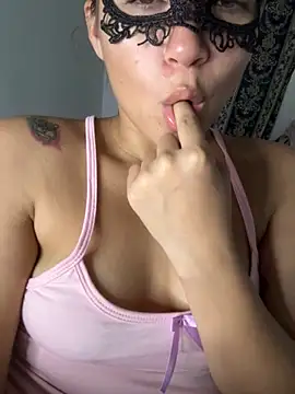 Snapshot of Karito124 chatting on March 2026 03:56:01 AM Karito124 online show from March 2026 03:56:01 AM