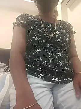Snapshot of tamilponnu_05 chatting on July 2026 09:07:02 AM tamilponnu 05 online show from July 2026 09:07:02 AM