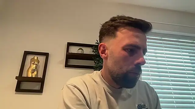 DaveRoyale online show from April 2026 04:38:01 PM