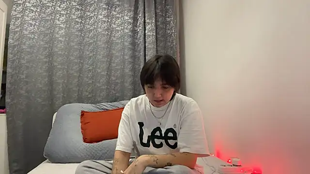 Snapshot of Malleq chatting on March 2026 03:01:01 PM Malleq online show from March 2026 03:01:01 PM