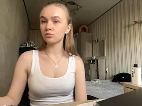 Snapshot of melissashineeee chatting on April 2026 09:36:02 AM melissashineeee online show from April 2026 09:36:02 AM