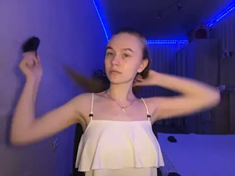 Snapshot of melissashineeee chatting on April 2026 01:27:02 PM melissashineeee online show from April 2026 01:27:02 PM