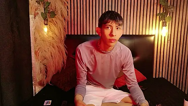 Snapshot of Tommy_Fox chatting on April 2026 01:06:02 PM Tommy Fox online show from April 2026 01:06:02 PM