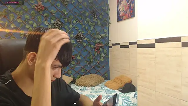 Snapshot of maxim_rod chatting on April 2026 03:18:01 AM maxim rod online show from April 2026 03:18:01 AM