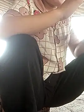 Snapshot of Minaamoto chatting on April 2026 12:43:02 AM Minaamoto online show from April 2026 12:43:02 AM