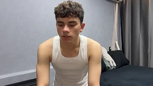 MaxWoolf online show from May 2026 01:51:01 PM
