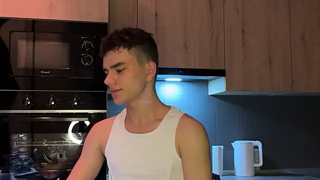 MaxWoolf online show from May 2026 02:25:01 PM