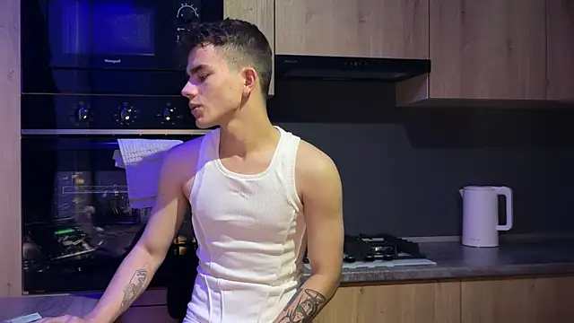 MaxWoolf online show from June 2026 01:57:01 PM