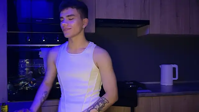 MaxWoolf online show from June 2026 02:33:01 PM