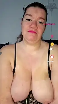 Snapshot of curvystachel42 chatting on July 2026 10:21:01 AM curvystachel42 online show from July 2026 10:21:01 AM