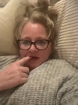 Tinchen Milf online show from April 2026 07:47:02 PM