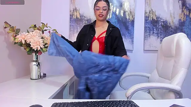 scarlett  2 online show from April 2026 02:58:01 PM