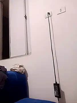 Snapshot of miguellccadena chatting on April 2026 06:22:02 AM miguellccadena online show from April 2026 06:22:02 AM