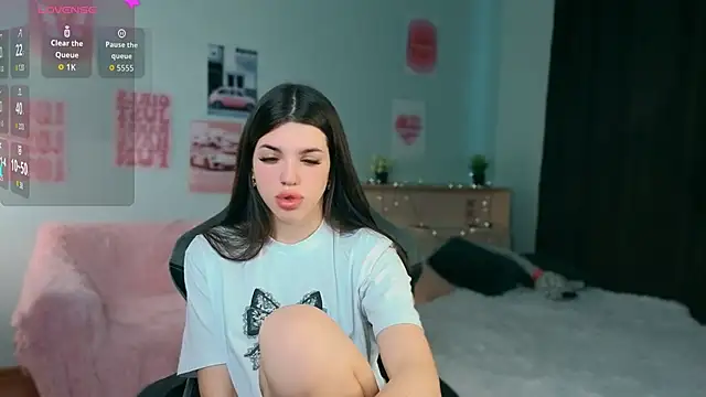 molly rettyy online show from July 2026 04:38:01 AM