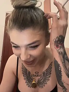 Snapshot of AishaDiamond chatting on April 2026 04:24:01 AM AishaDiamond online show from April 2026 04:24:01 AM