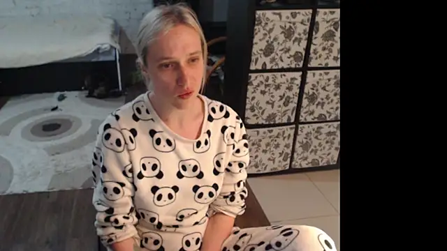 Snapshot of Sweet_hot_shrmp chatting on June 2026 02:12:01 AM Sweet hot shrmp online show from June 2026 02:12:01 AM