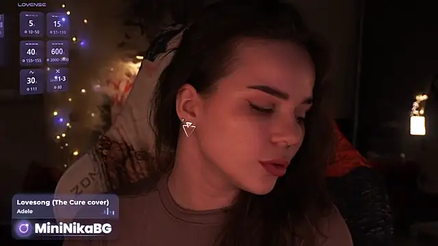 Snapshot of _MiniNika_ chatting on May 2026 03:42:02 PM MiniNika online show from May 2026 03:42:02 PM