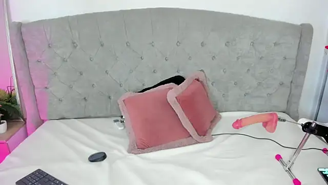 Biannca Diaz  online show from July 2026 01:57:01 PM