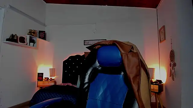 SaraRoads online show from April 2026 04:51:02 PM