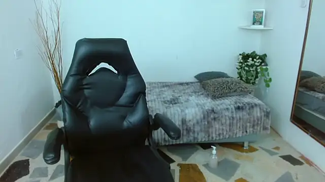 Snapshot of Valeriamora_ chatting on April 2026 01:41:01 PM Valeriamora online show from April 2026 01:41:01 PM