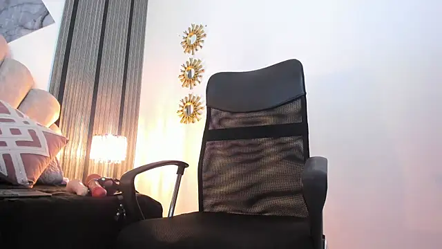 Snapshot of MsCeleste_ chatting on June 2026 02:24:02 AM MsCeleste online show from June 2026 02:24:02 AM