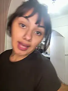 Abrildqquino online show from May 2026 10:15:01 PM