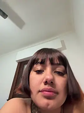 Abrildqquino online show from May 2026 11:12:03 PM