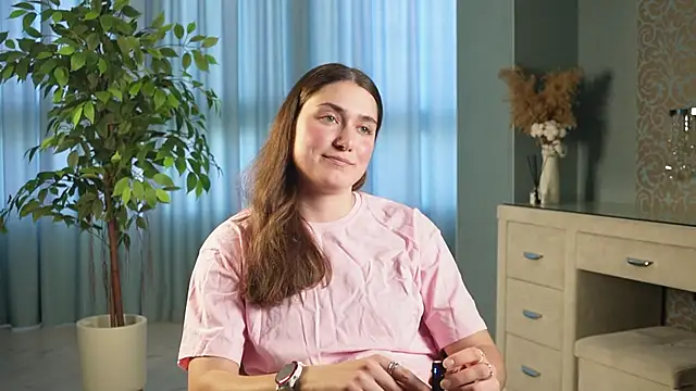 Snapshot of WeiReece chatting on April 2026 09:43:02 AM WeiReece online show from April 2026 09:43:02 AM