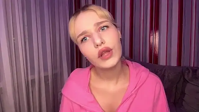 Maddy Lovel online show from April 2026 05:32:01 PM