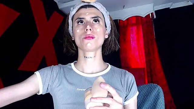 AlanFox1 online show from June 2026 12:18:02 PM