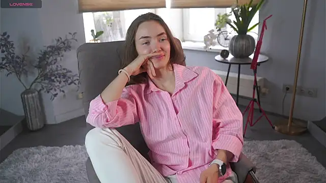 MoiraGleitz online show from April 2026 05:29:01 AM