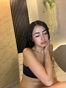 Snapshot of alannajade chatting on April 2026 02:01:01 AM alannajade online show from April 2026 02:01:01 AM