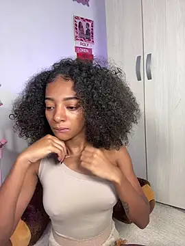 Rolyloren1 online show from May 2026 01:40:01 PM