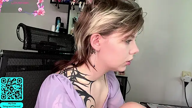 MadalynNosel online show from May 2026 07:15:02 AM