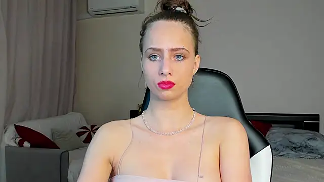 Snapshot of LoveBettie chatting on July 2026 02:52:01 PM LoveBettie online show from July 2026 02:52:01 PM