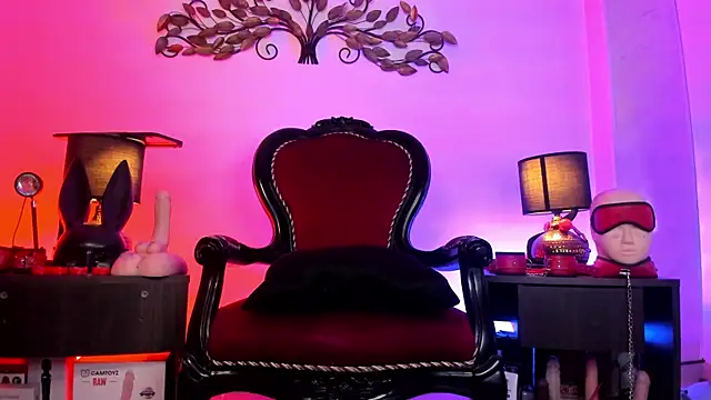Madamedaphne  online show from July 2026 04:53:02 PM