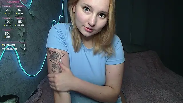 Snapshot of SW_K1RA1 chatting on June 2026 04:50:01 AM SW K1RA1 online show from June 2026 04:50:01 AM