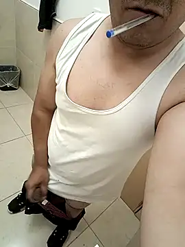 Snapshot of lobo_caliente37 chatting on April 2026 10:07:02 PM lobo caliente37 online show from April 2026 10:07:02 PM