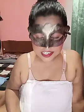 Snapshot of Maskedcurves chatting on June 2026 05:39:02 PM Maskedcurves online show from June 2026 05:39:02 PM