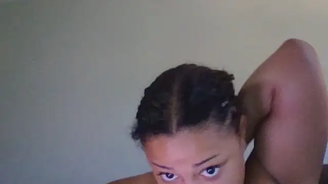 Snapshot of madzbailey chatting on July 2026 08:02:01 PM madzbailey online show from July 2026 08:02:01 PM