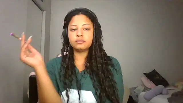 Snapshot of madzbailey chatting on July 2026 02:05:17 AM madzbailey online show from July 2026 02:05:17 AM