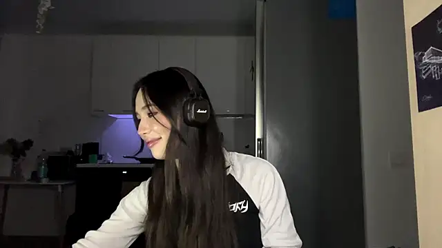 Elizabetswan online show from April 2026 07:33:02 PM